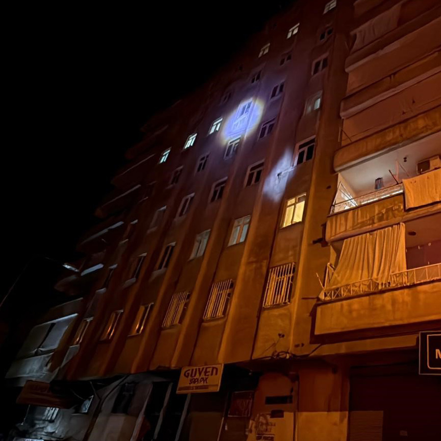 Kolonlarından ses geliyordu: Diyarbakır'da 8 katlı bina tahliye edildi