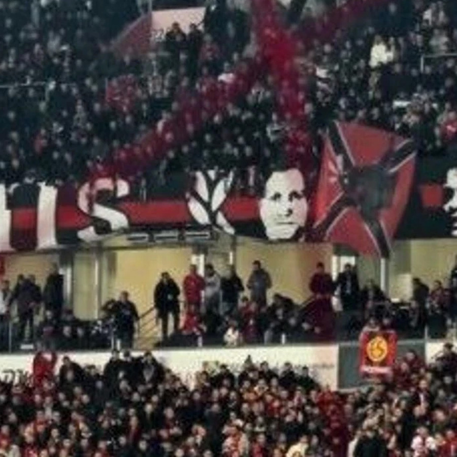 Eskişehirsporlu taraftarların “Espana” performansını İspanyollar böyle yorumladı: "Tamamen gerçeküstü bir durum"