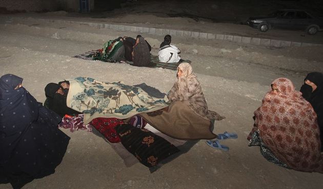 Irak'ı Sallayan 7,3'lük Depremden ilk görüntüler, yıkımın boyutunu gözler önüne serdi!