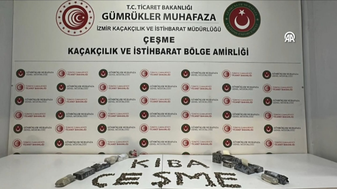 Kaçakçılara geçit yok! Çeşme Limanı’nda 7 bin 550 antik sikke ve figür İtalya’ya kaçırılmadan kurtarıldı