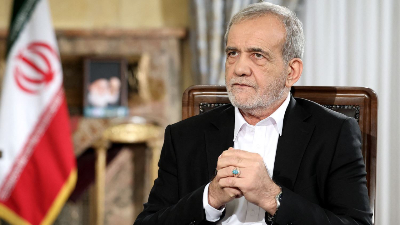İran Cumhurbaşkanı Pezeşkiyan, çevre ülkelerden özür diledi: "Füze atmayacağız"