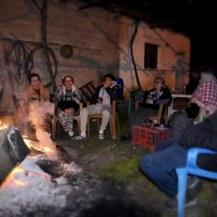 Denizli'de deprem fırtınası: 5.1'lik şokun ardından 150 artçı meydana geldi... Vatandaş geceyi sokakta geçirdi!