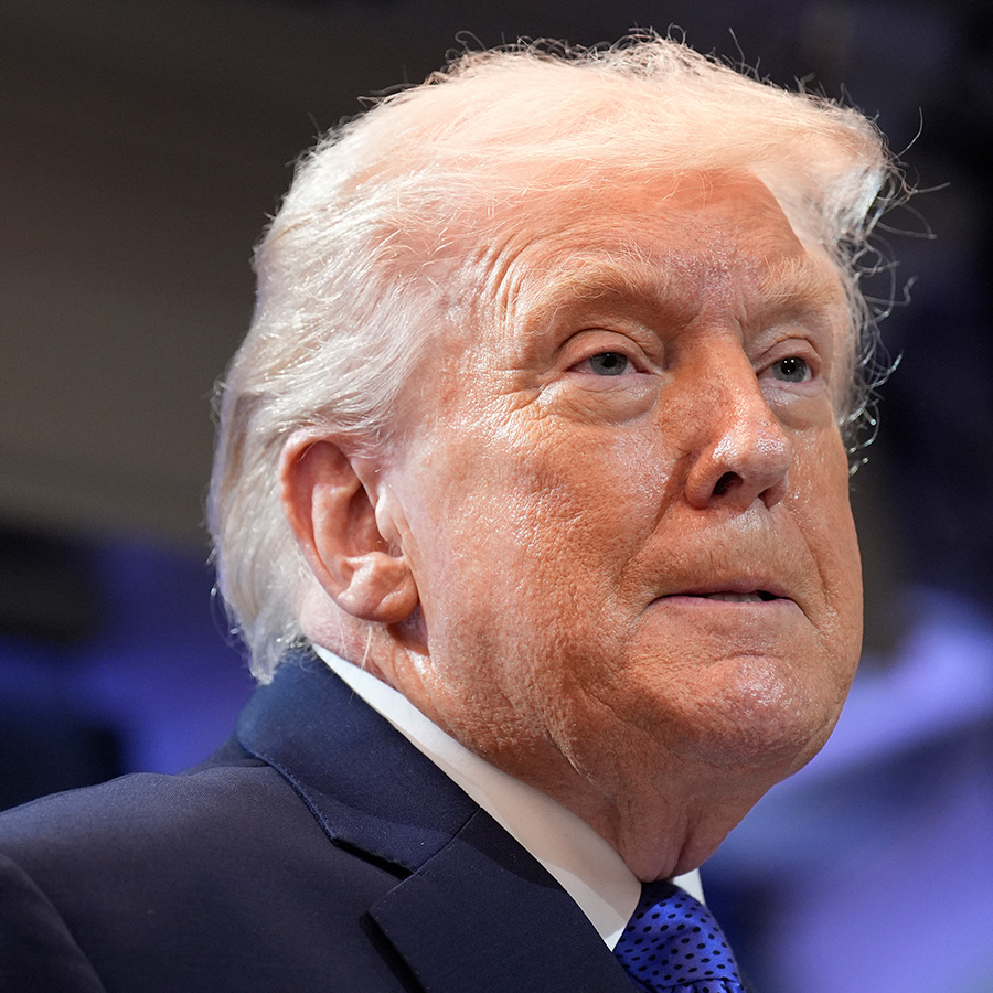 ABD Başkanı Trump: Son birkaç saatte 10 mayın döşeme botunu veya gemisini imha ettik