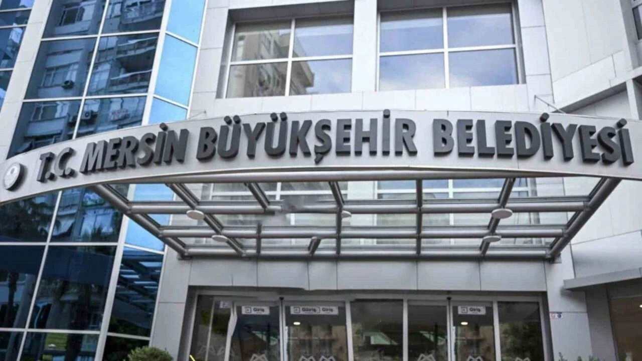 Mersin'de şafak baskını: Büyükşehir Belediyesi'nde rüşvet ve ihale operasyonu!