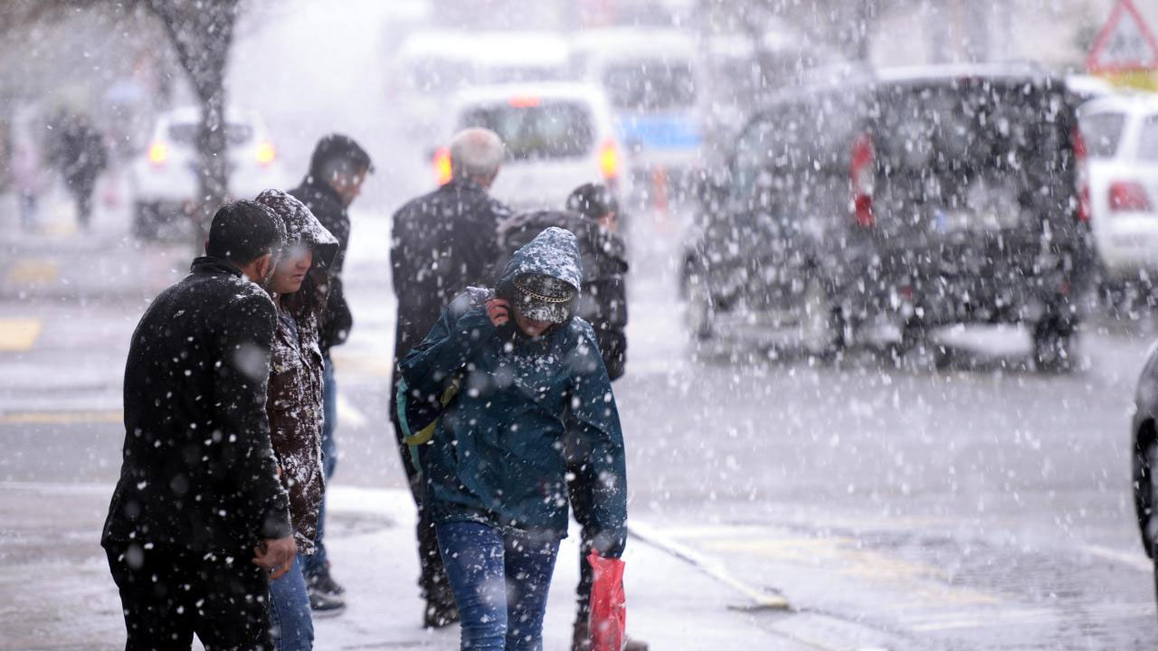 Kar yağacak mı? Hangi illerde kar yağacak? 5 ilde kar yağışı için tarih verildi