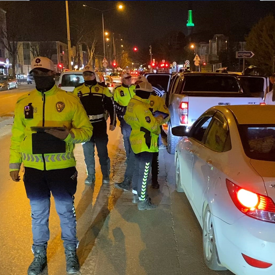 Bursa'da trafik denetlemesi: 25 sürücüye 448 bin TL ceza