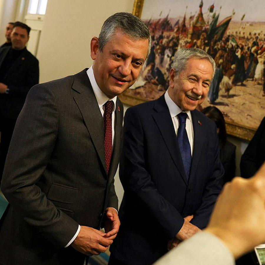 Gazeteci Fatih Atik aktardı: Özgür Özel, Bülent Arınç ile ne konuştu? "Erdoğan'a düşmanlığım yok, kayyum gelmesin"