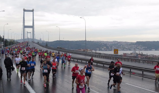 İstanbul maratonu nedeniyle kapatılan 15 Temmuz Şehitler Köprüsü trafiğe açıldı!