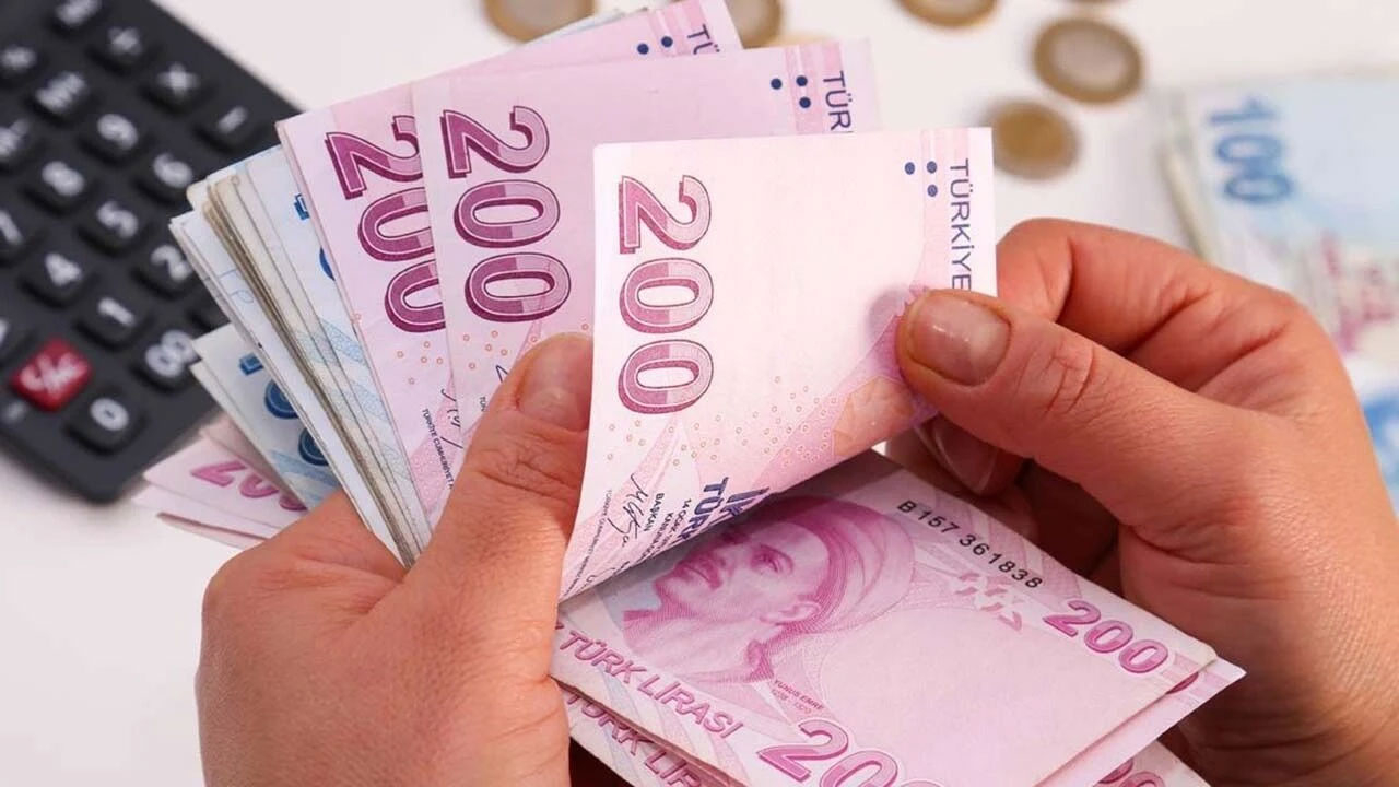 Bayram ikramiyesi ve emekli maaşları hangi gün ödenmeye başlanacak Mart 2026?
