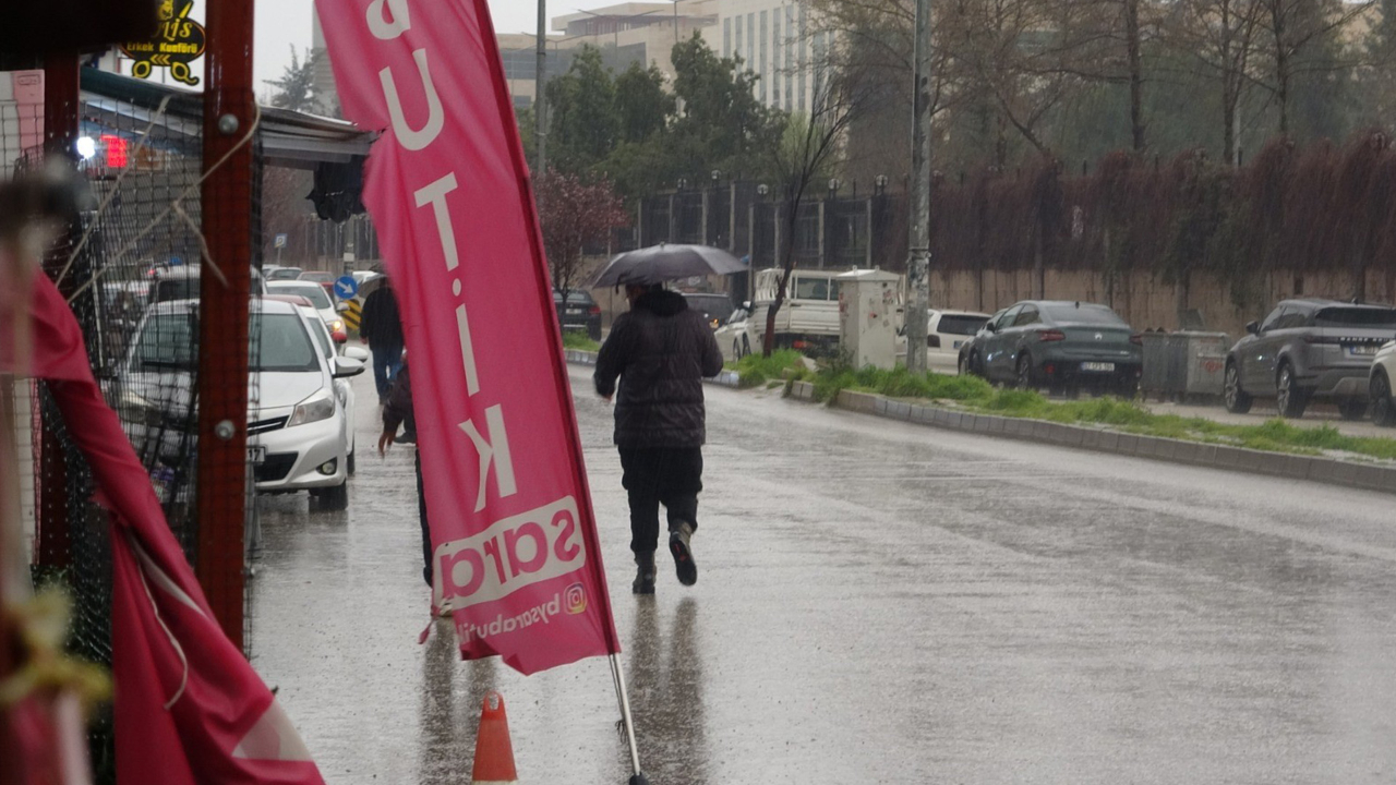 Hatay'da kuvvetli sağanak yağış