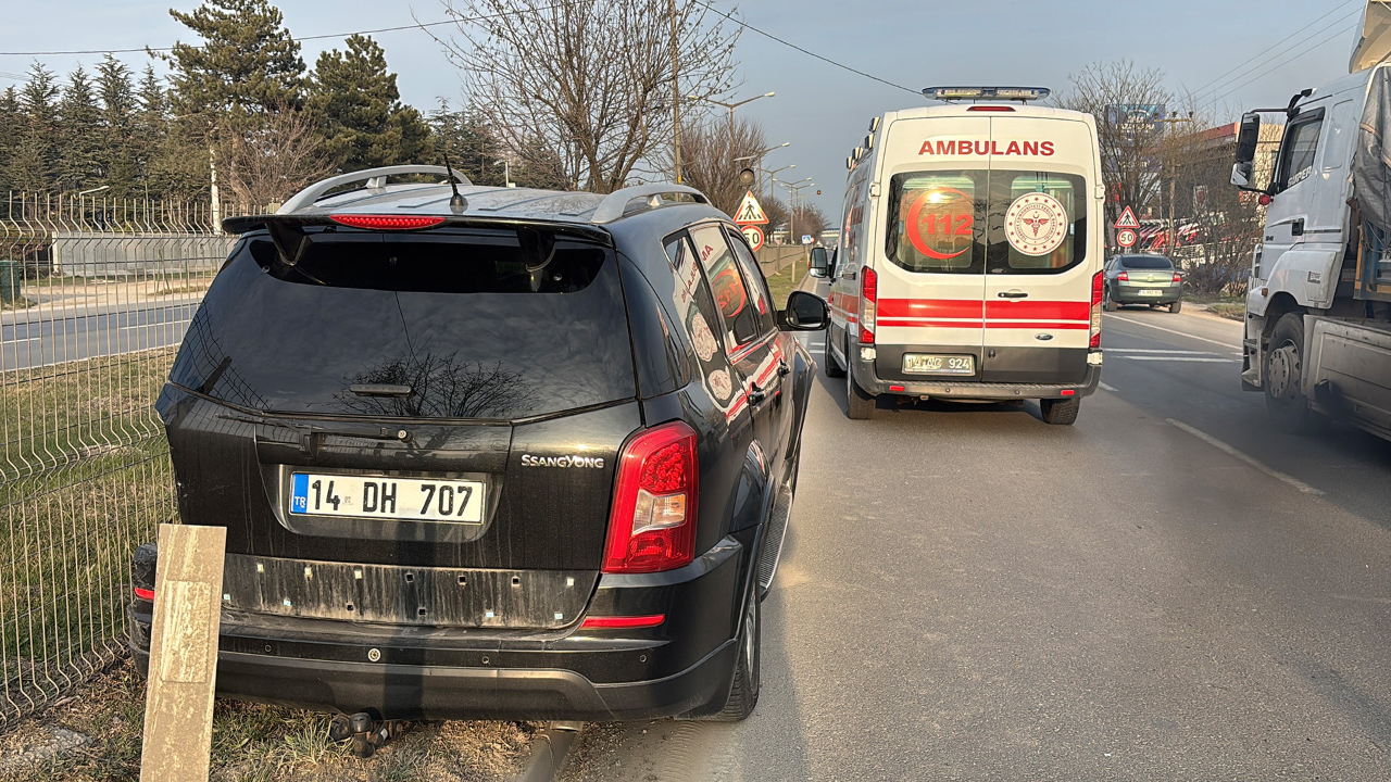 Bolu’da lüks otomobil ile cip çarpıştı: 4 yaralı