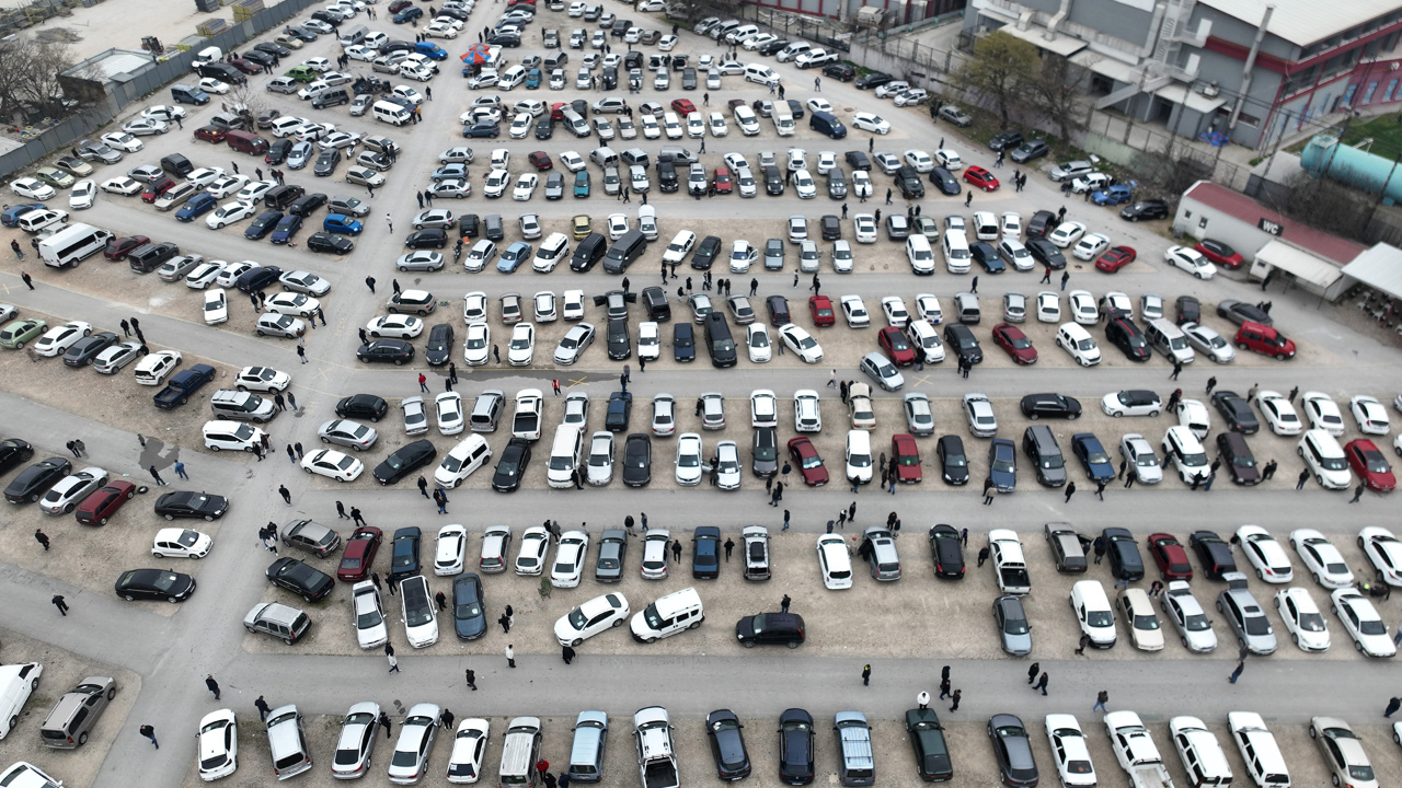 Altın fiyatları etkiledi: İkinci el oto pazarında buruk bayram