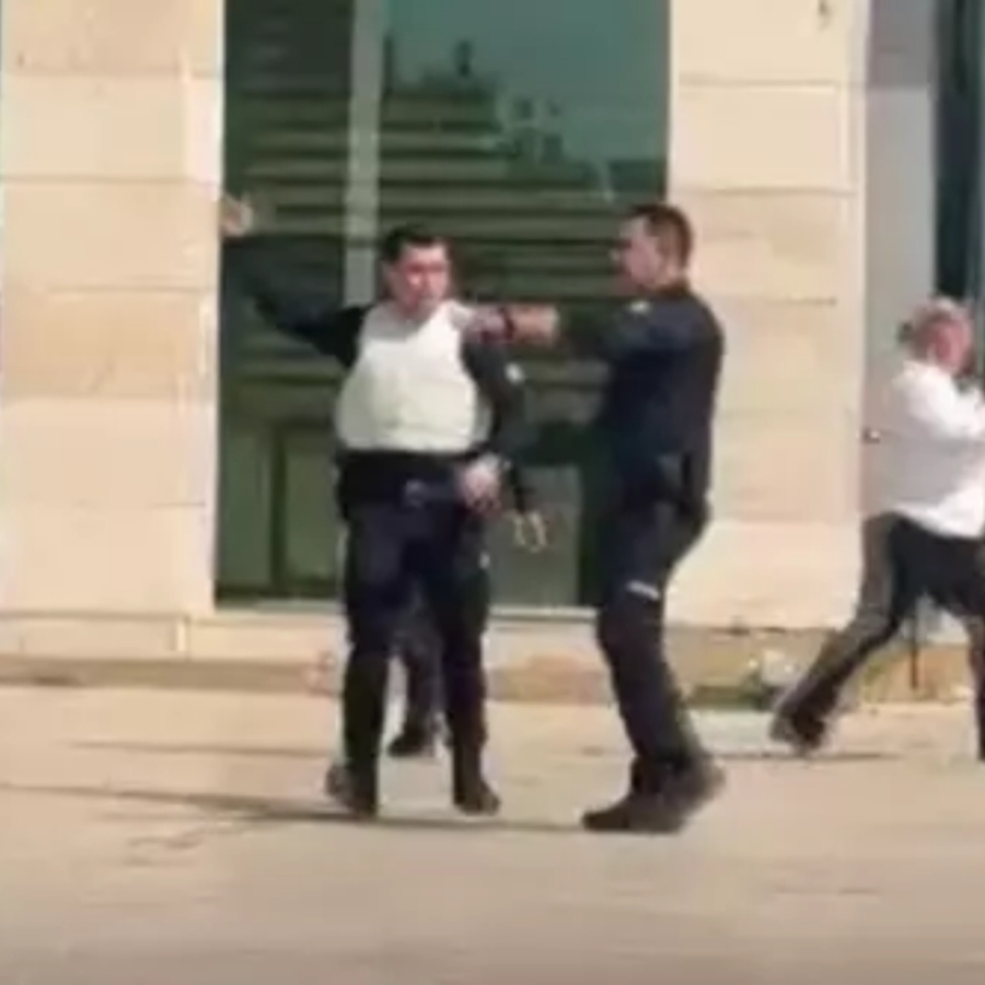 Antalya Kepez Kaymakamlık binasında rehine ve silah krizi! Özel harekat devrede...