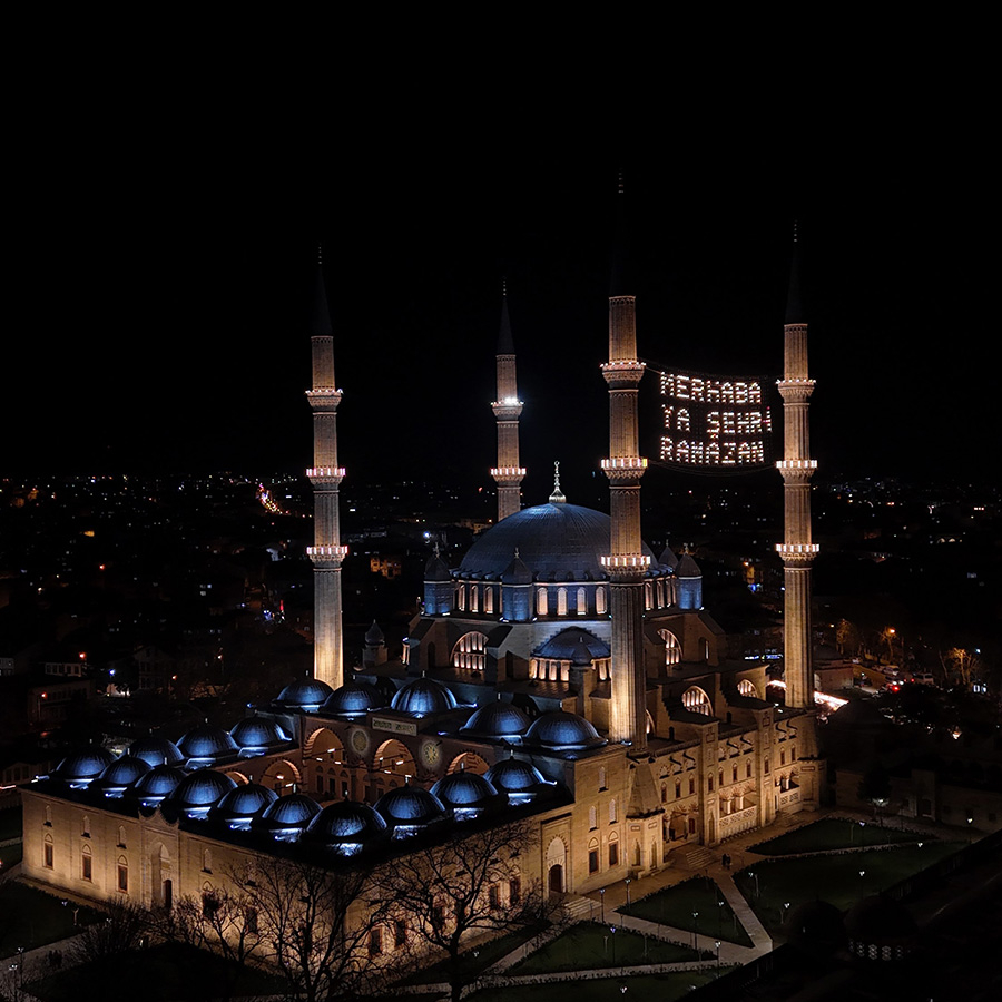 Selimiye Camii Kadir Gecesi'nde doldu taştı