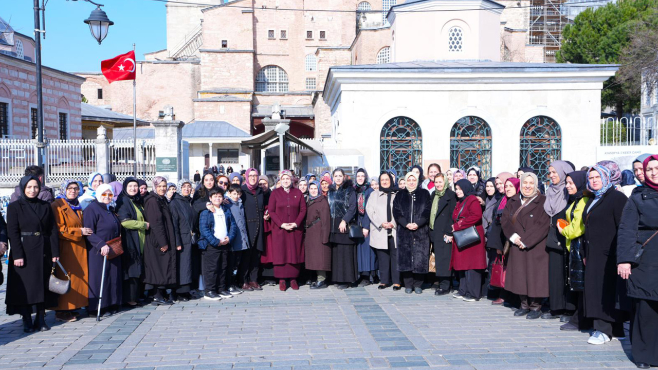AK Parti Kadın Kolları'ndan Ayasofya Camii'nde 300 bin hatim duası