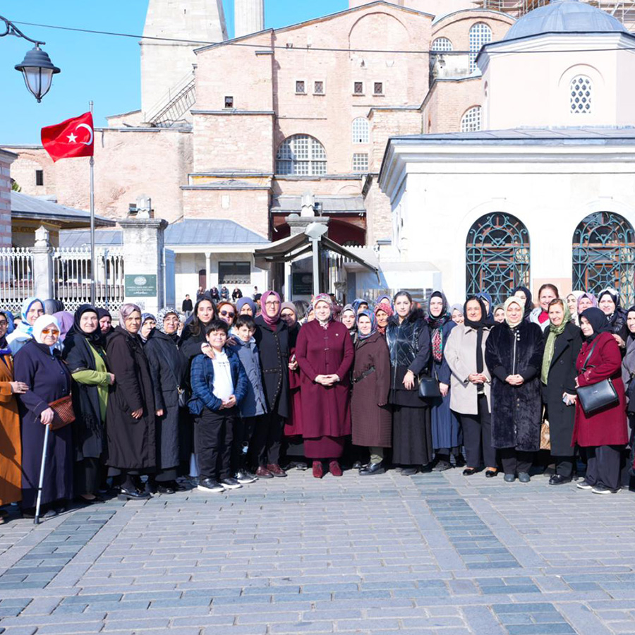 AK Parti Kadın Kolları'ndan Ayasofya Camii'nde 300 bin hatim duası