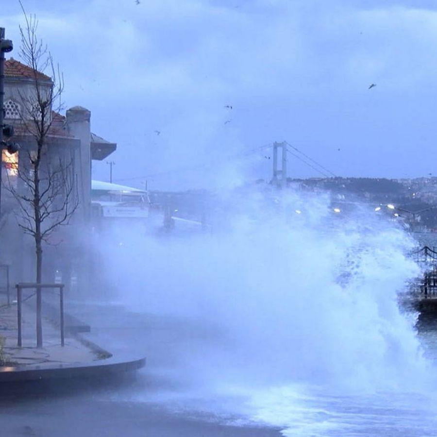 İstanbul Valiliği'nden arefe ve bayramın ilk günü için uyarı! Kuvvetli fırtına geliyor...