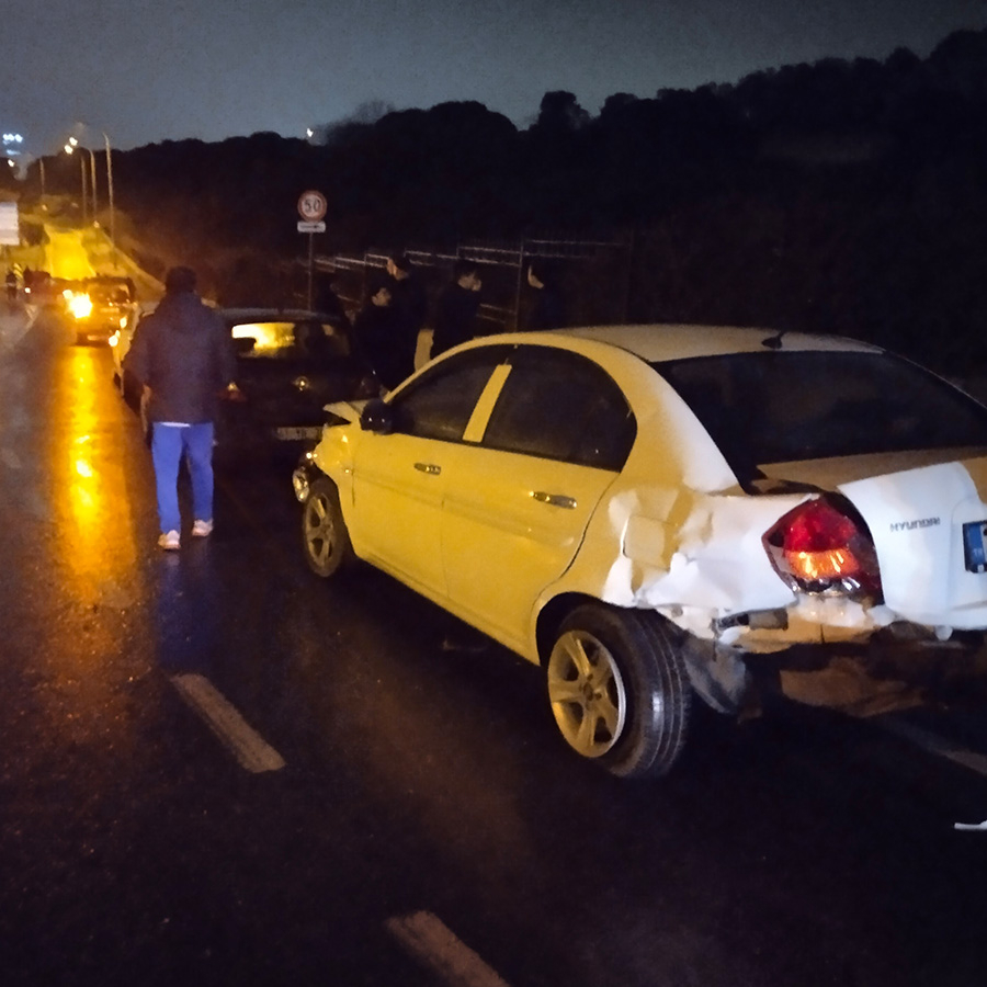 Maltepe’de 4 araçlı zincirleme kaza: 1 yaralı