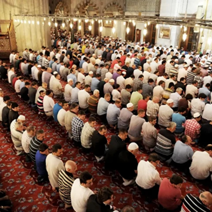 2026 BAYRAM NAMAZI SAAT KAÇTA? Diyanet İstanbul, Ankara, İzmir Bayram Namazı vakitleri listesi! Diyanet il il Ramazan Bayramı namaz vakitleri listesini açıkladı