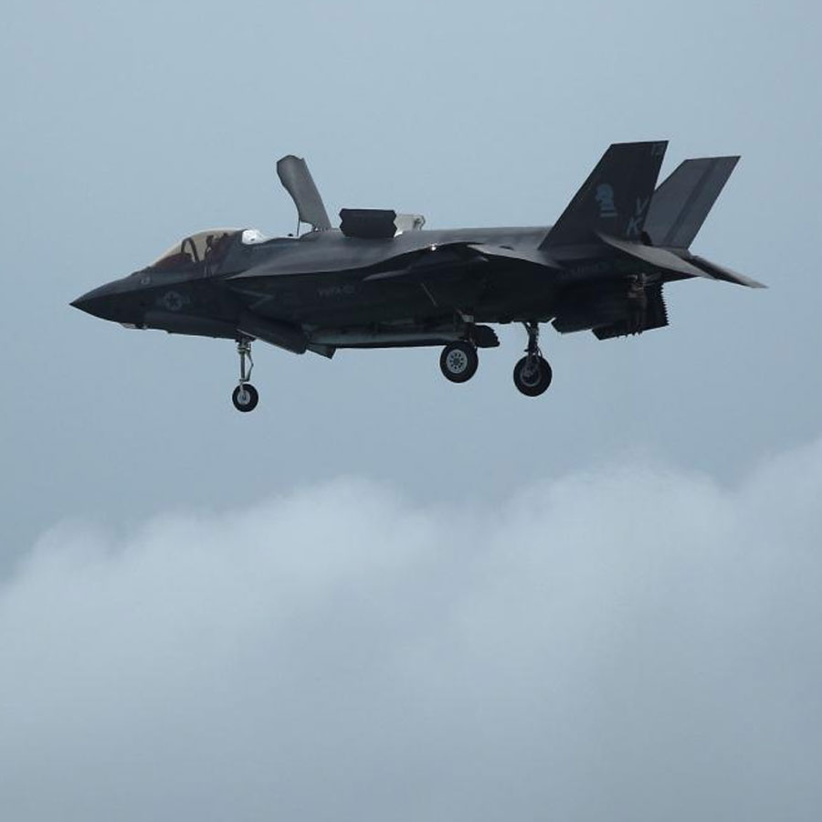 İran, ABD'ye ait F-35'i vurdu: Pilot acil iniş yaptı