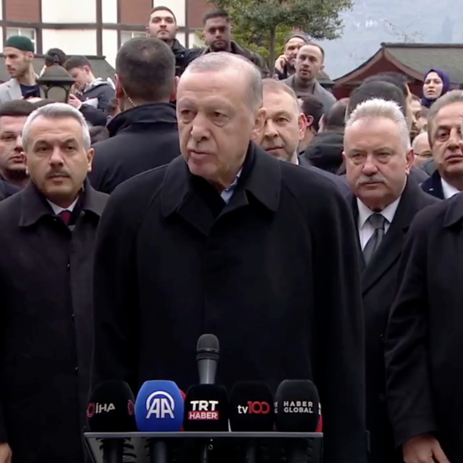 Cumhurbaşkanı Erdoğan baba ocağı Rize'de! Bayram namazı sonrası dünyaya seslendi: İsrail bu bedeli ödeyecek!