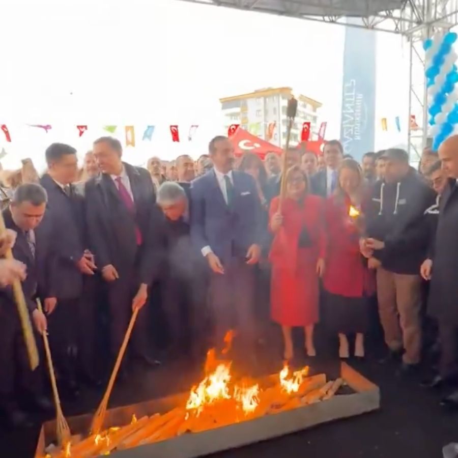 Nevruz Bayramı kutlamaları! Nevruz ateşi Gaziantep'te yandı
