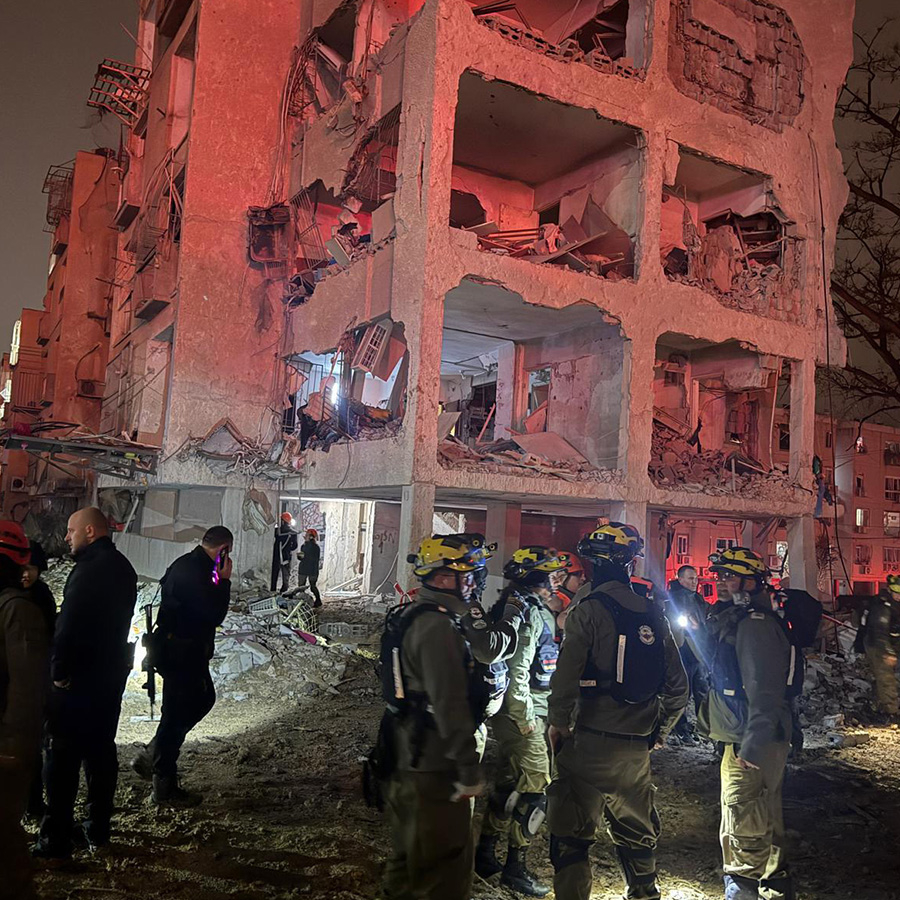 İran İsrail'e Arad'da cehennemi yaşattı! Füze saldırısında 6 ölü, 100'ün üzerinde yaralı
