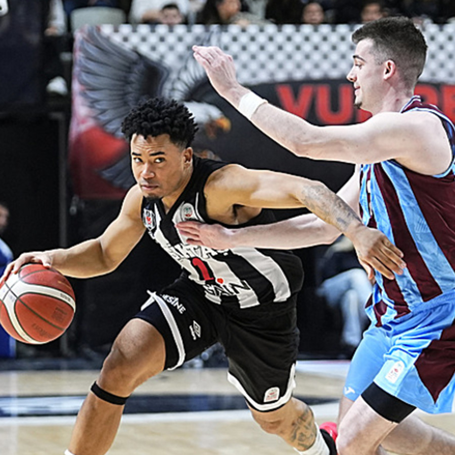 Potadaki derbide kazanan Beşiktaş GAİN! Trabzonspor'u 15 sayı geriden gelip mağlup etti
