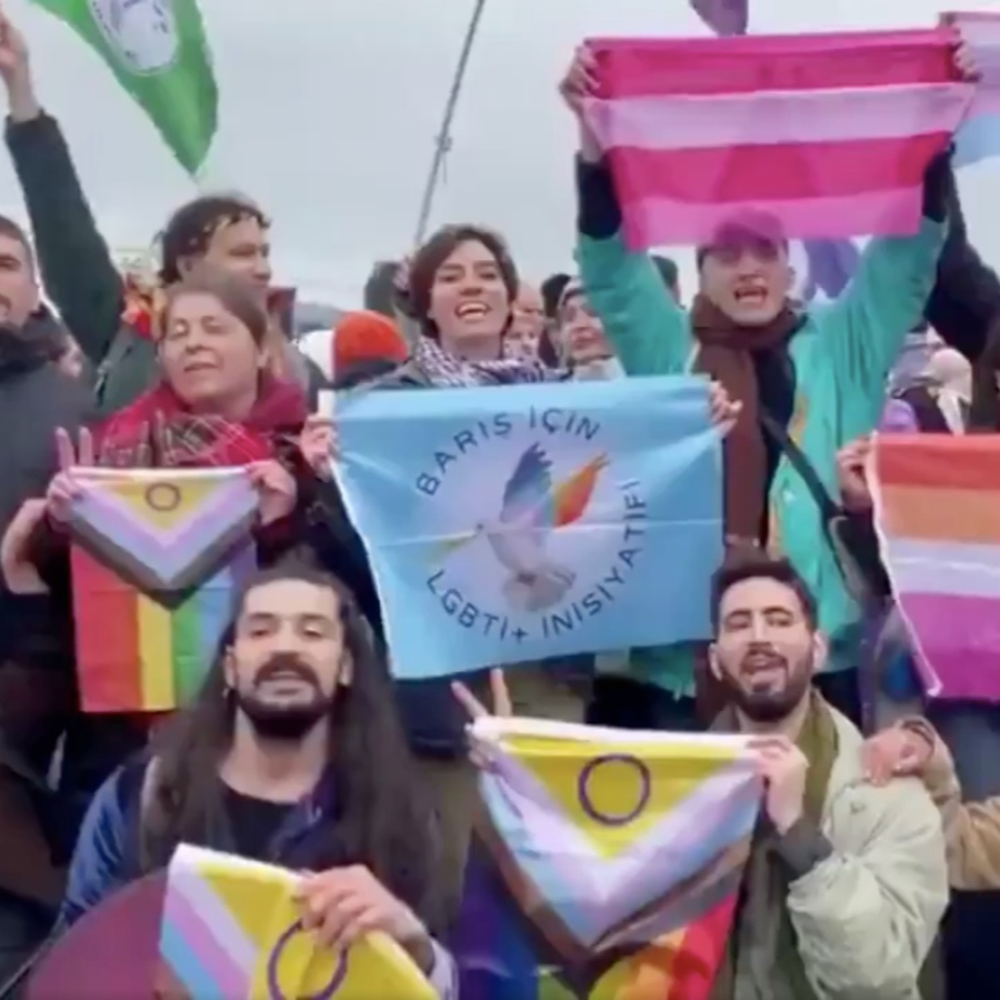Yenikapı Nevruz gösterilerinde provokatif anlar! LGBT’li grubun sloganları sabırları taşırdı! "Ay, ayol, azadi"