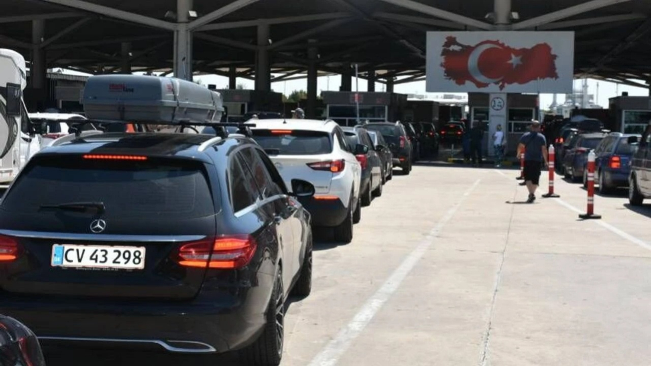 Gurbetçileri ilgilendiriyor...Yeni sistem geldi! Araç kalma süresi tek tıklamayla öğrenilecek
