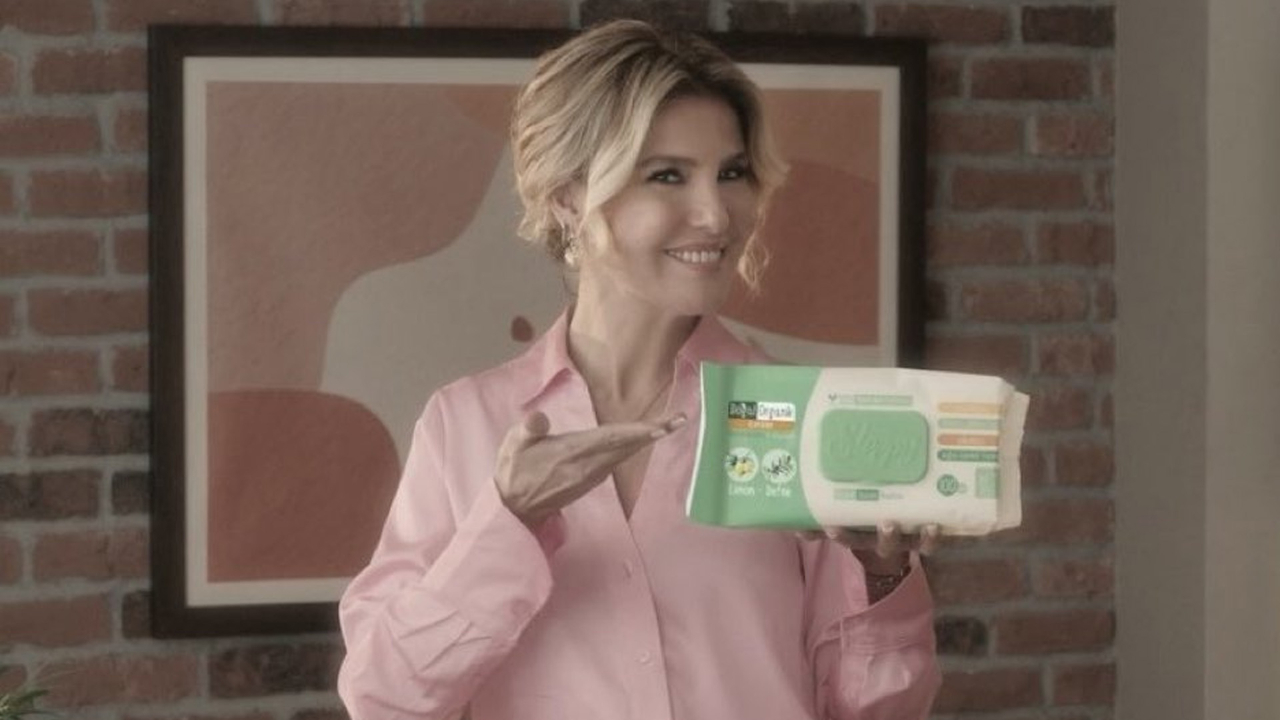 Tepkiler sonrası kaldırıldığı açıklanmıştı! Gülben Ergen'li o reklam TV'lerde dönmeye devam ediyor