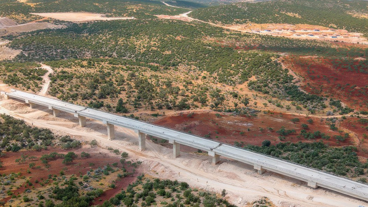 Güneydoğu ile Akdeniz raylarla birbirine bağlanacak! Gaziantep-Mersin hızlı tren projesinde sona yaklaşıldı