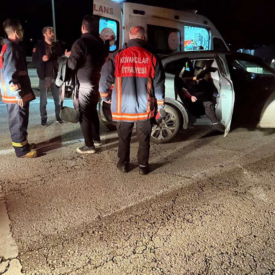 Elazığ’da iki otomobil çarpıştı: 7 yaralı