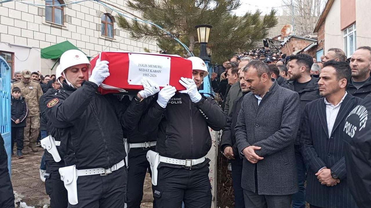 Kalp krizi sonucu hayatını kaybeden Bayburtlu polis toprağa verildi