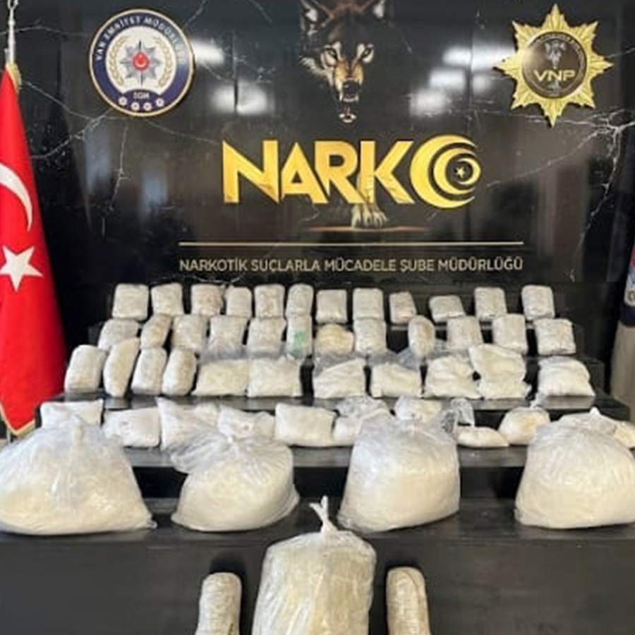 Van’da kamyonette 90 kilo 600 gram uyuşturucu ele geçirildi