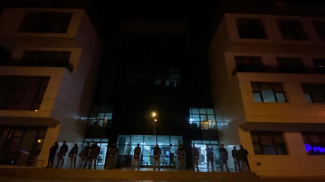 Marmaris Belediyesi’ne polis baskını: Çok sayıda evraka el konuldu