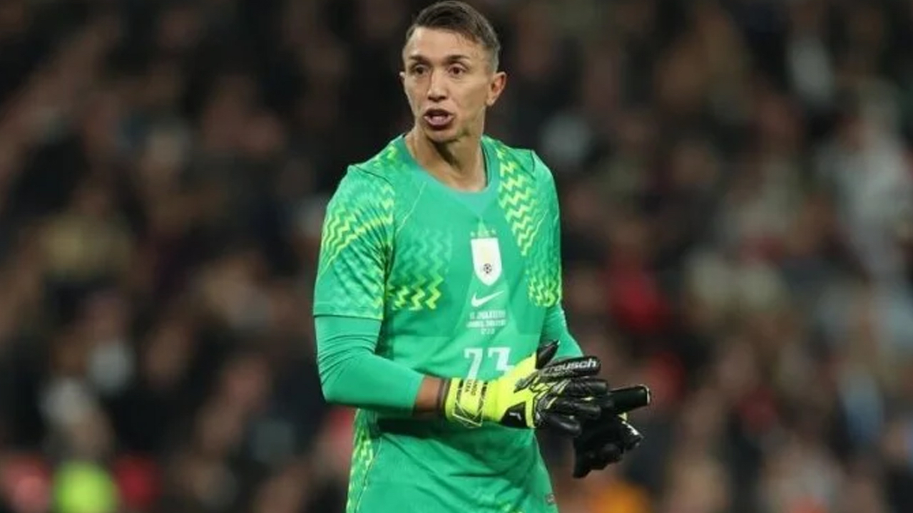 Fernando Muslera yıldızlaştı, İngiltere ile Uruguay berabere kaldı