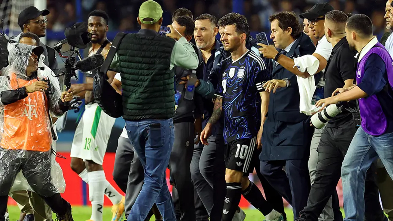 Maç sonu Messi çılgınlığı: Rakip futbolcular birbiriyle yarıştı