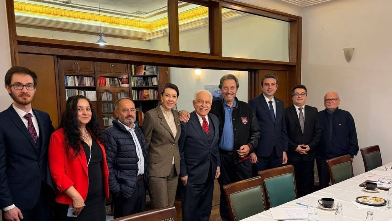 X alemi bu görüşmeyi konuşuyor! Elon Musk babasını Doğu Perinçek’e mi gönderdi?