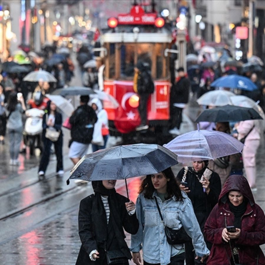 İstanbul'da yağış ne kadar sürecek? AKOM duyurdu: Megakent'te hafta boyu devam edecek...