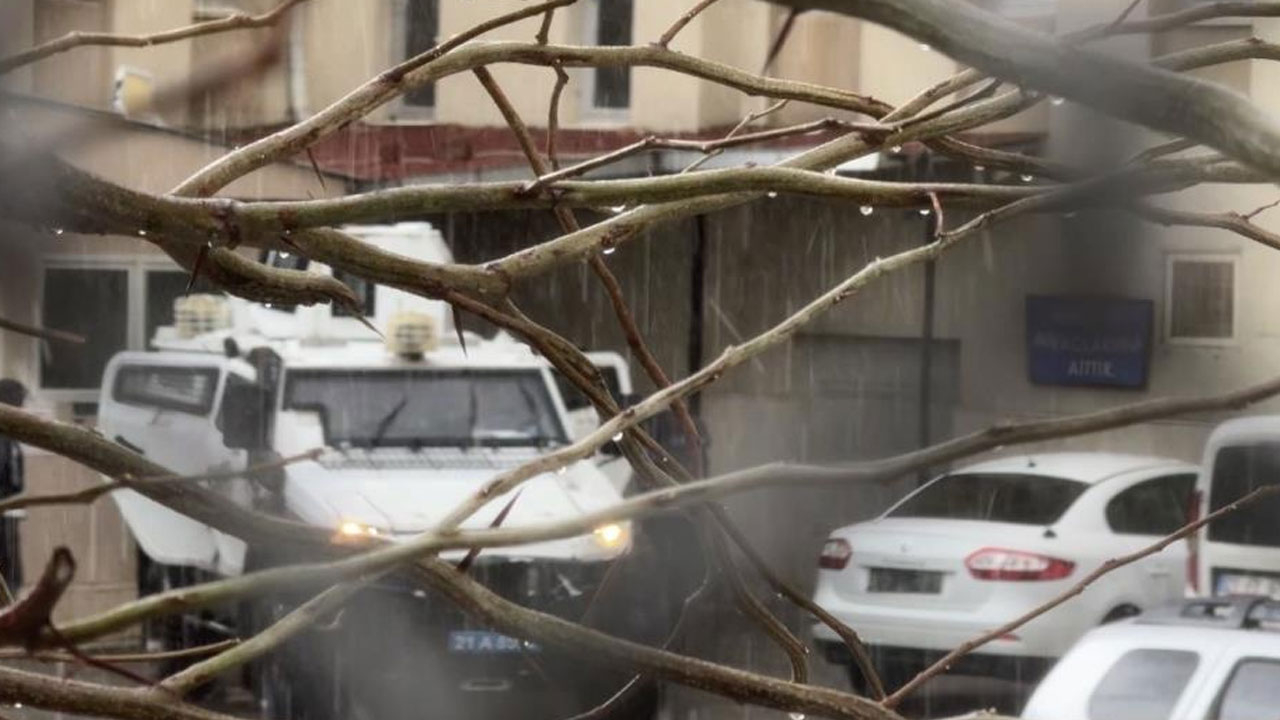 Diyarbakır'da eşini öldürüp, kuzenini ağır yaralayan şahıs tutuklandı