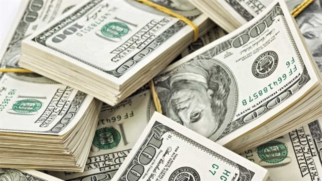 Dolar rekor kırmaya devam ediyor