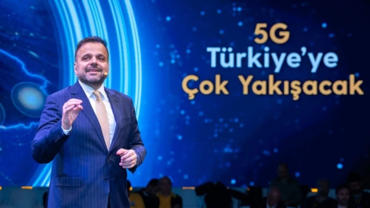 Reklam yüzü NBA'in efsane basketbolcusu Shaquille O’Neal oldu! Turkcell Türkiye'yi gerçek 5G ile tanıştırdı