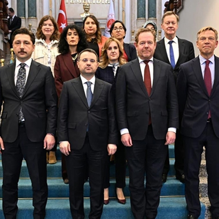Adalet Bakanı Akın Gürlek'ten Hollandalı mevkidaşı Van Weel'e: "FETÖ'cü firarilerle şehit savcı Kiraz'ın katilini iade edin"