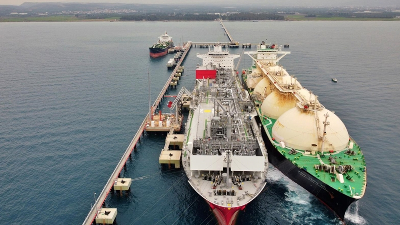 İsrail'e 'hayalet gemi' sevkiyatı: Yunan gemileri İsrail'e gizli petrol sevkiyatı mı yapıyor?