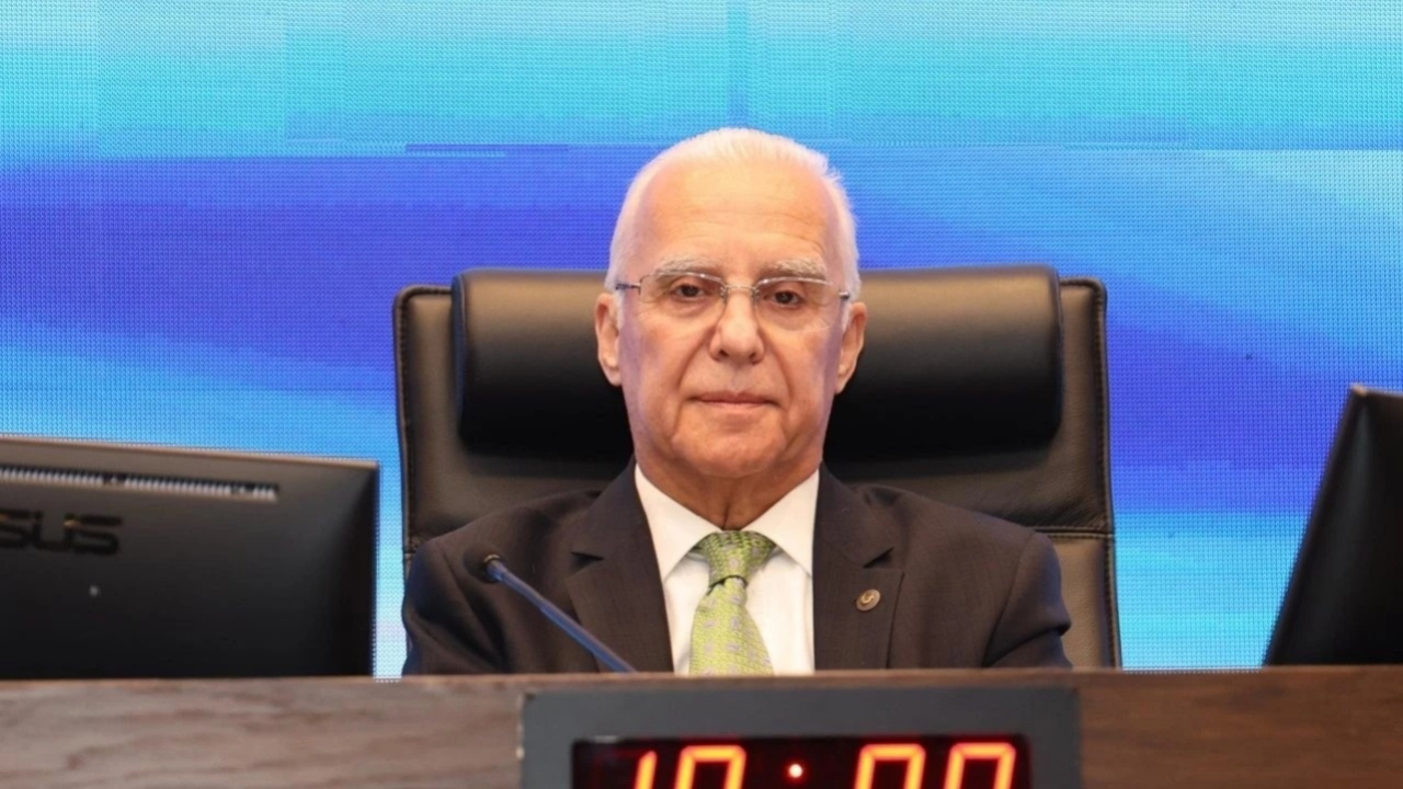 EBSO Meclis Başkanı İbrahim Gökçüoğlu: “Vize kalktı, Çinliler turist gibi Türkiye’ye gelip makine satıyor”