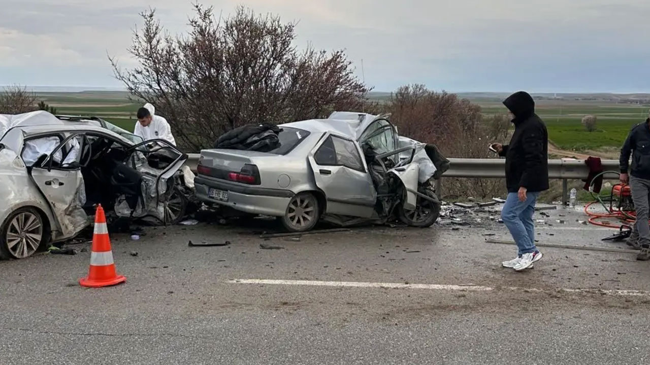 Katliam gibi kaza: 4 ölü, 2 yaralı