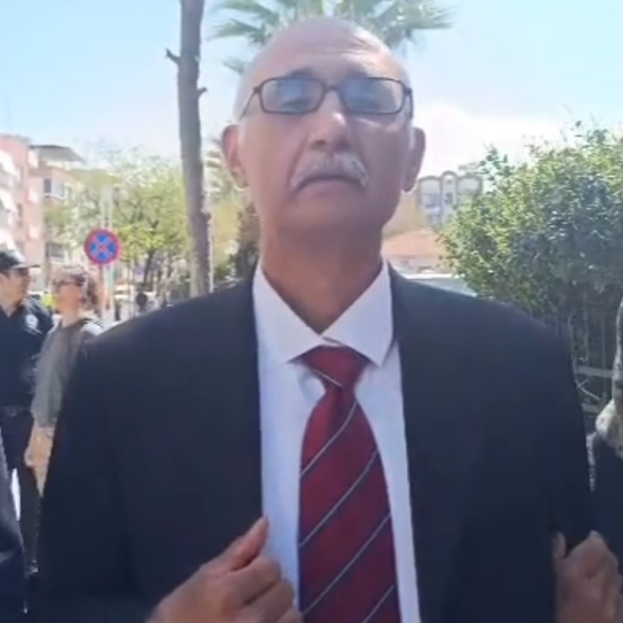 Atatürk'e hakaret iftirasıyla yargılanıyordu: Felsefe öğretmeni Ramazan hoca ilk duruşmada beraat etti