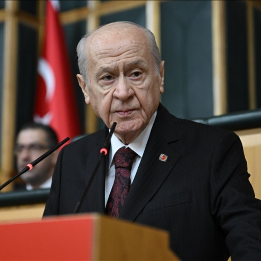 Bahçeli'den "Dijital Kuşatma" uyarısı: Evlatlarımızı bu bozgunculuğa terk edemeyiz!