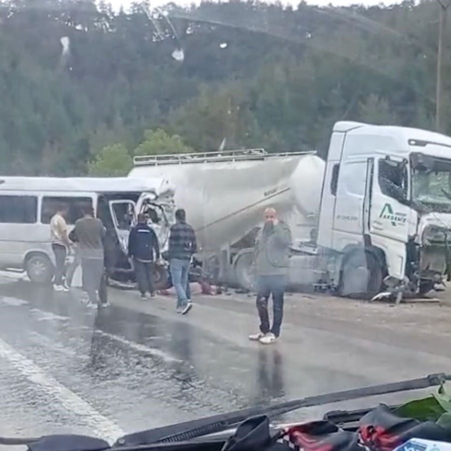 Facia gibi kaza! Isparta-Antalya karayolunda can pazarı: 7 ölü